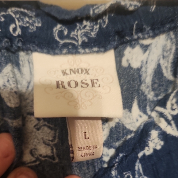 Elegant Navy Floral Women's Blouse - Picture 2 of 8